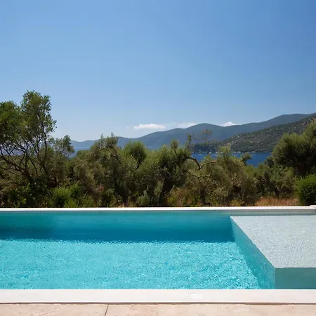 Skinos - Petrolithos Coastal Villa *