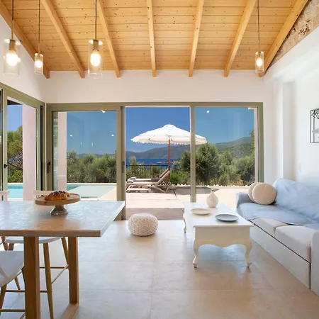 Villa Skinos - Petrolithos Coastal *