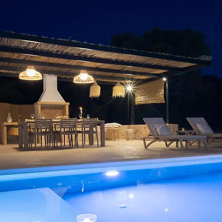 Villa Skinos - Petrolithos Coastal *