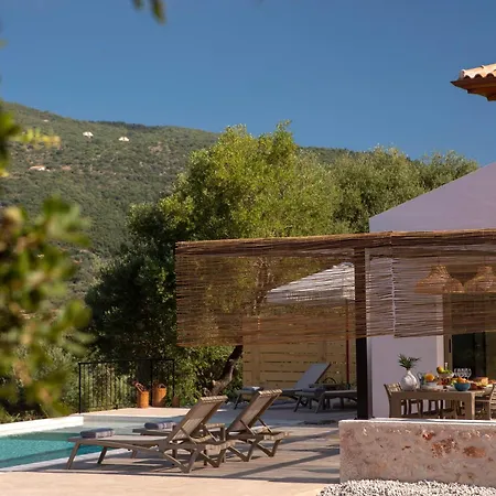 Villa Skinos - Petrolithos Coastal