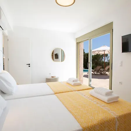 Villa Skinos - Petrolithos Coastal *
